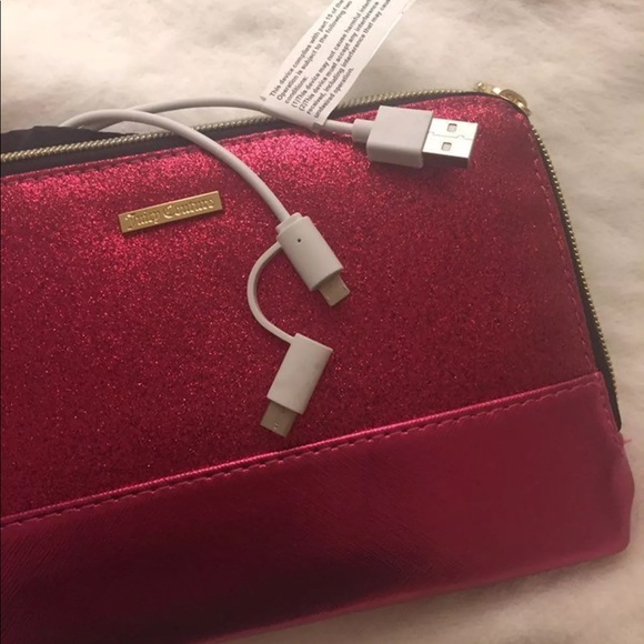 Sold 💗 Juicy Couture Charging Wristlet 💖💖💖 - Picture 2 of 4